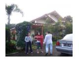 Sewa Villa Asri dan Bersih Dengan Kolam Renang Pribadi di Area Ciawi, Bogor - Villa de Hoek